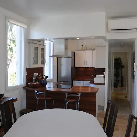 아파트 Cosy 100 M2 - Climatise - Calme -centre-ville 히에레