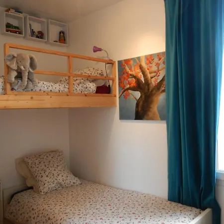 Cosy 100 M2 - Climatise - Calme -centre-ville 아파트